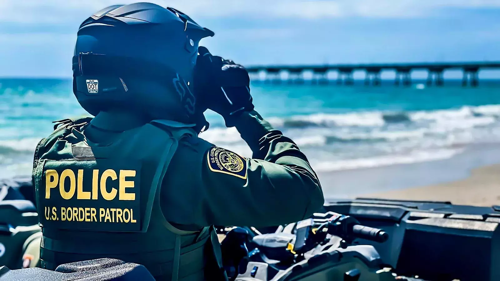 Agente de la USBP patrulla costa de Florida