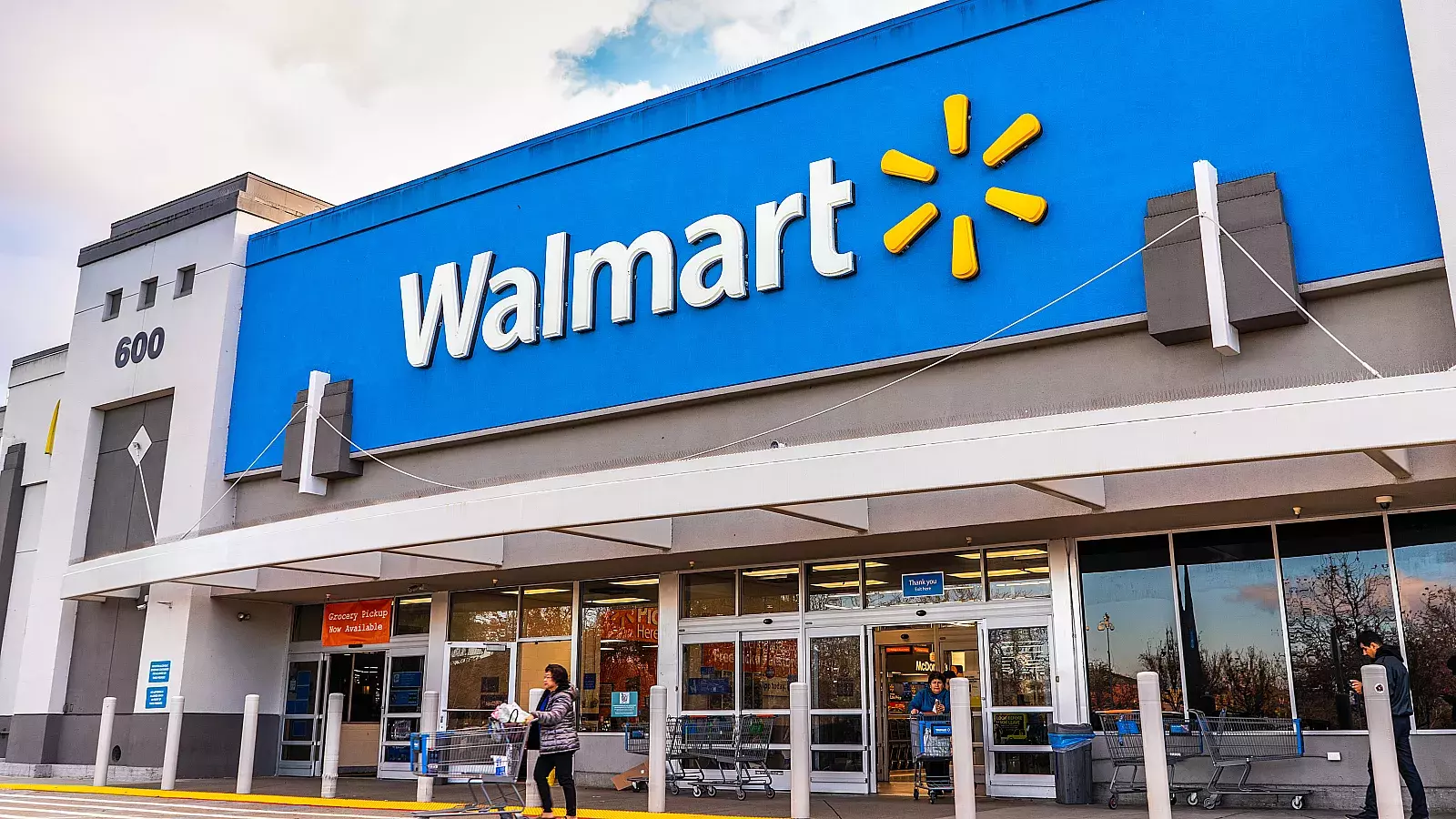 Al menos 7 muertos tras tiroteo dentro de un Walmart de Virginia