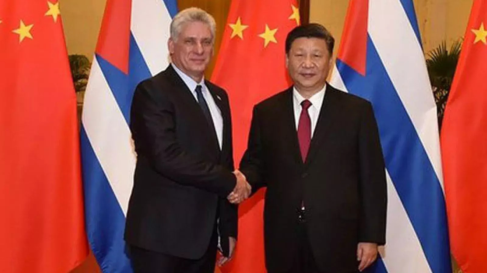 China reestructura deuda del régimen cubano y le da 100 millones de dólares adicionales