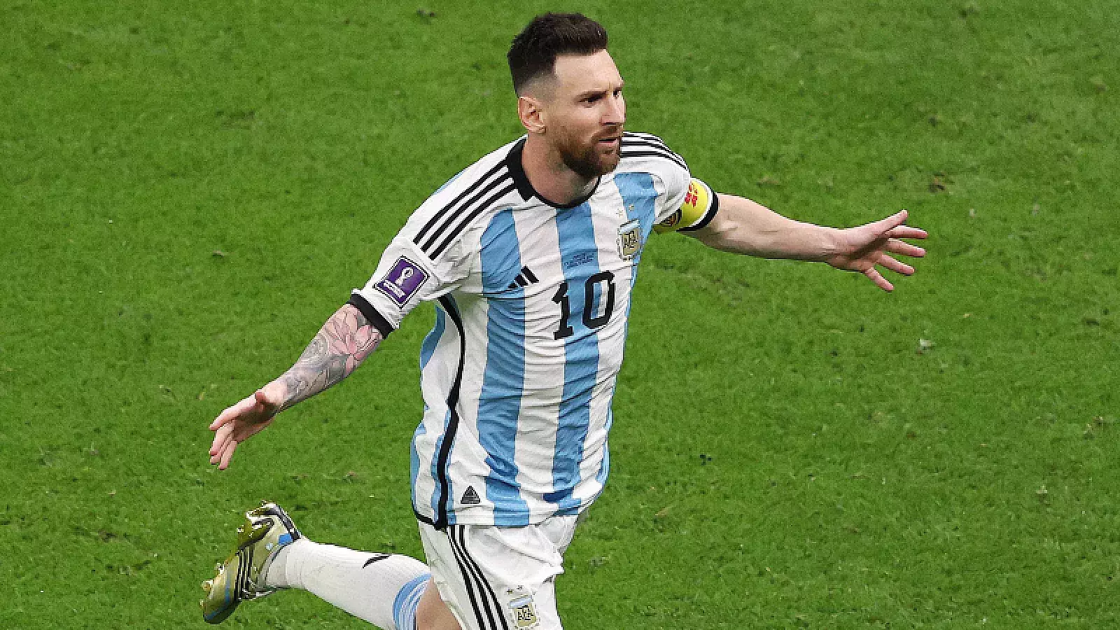 Un Messi "maradoniano" lleva a Argentina a la final del Mundial