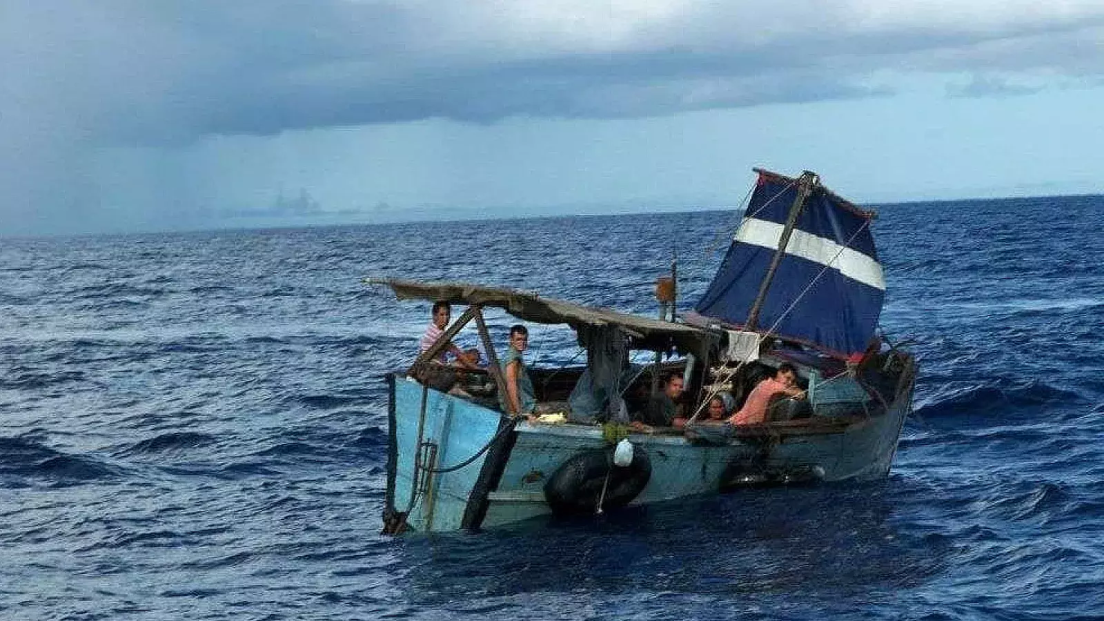 Balseros cubanos detenidos en Islas Caimán