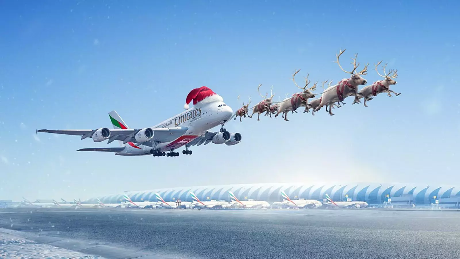 &quot;Capitán Claus, solicitando permiso para despegar”: El mensaje navideño de Emirates Airlines que causa sensación