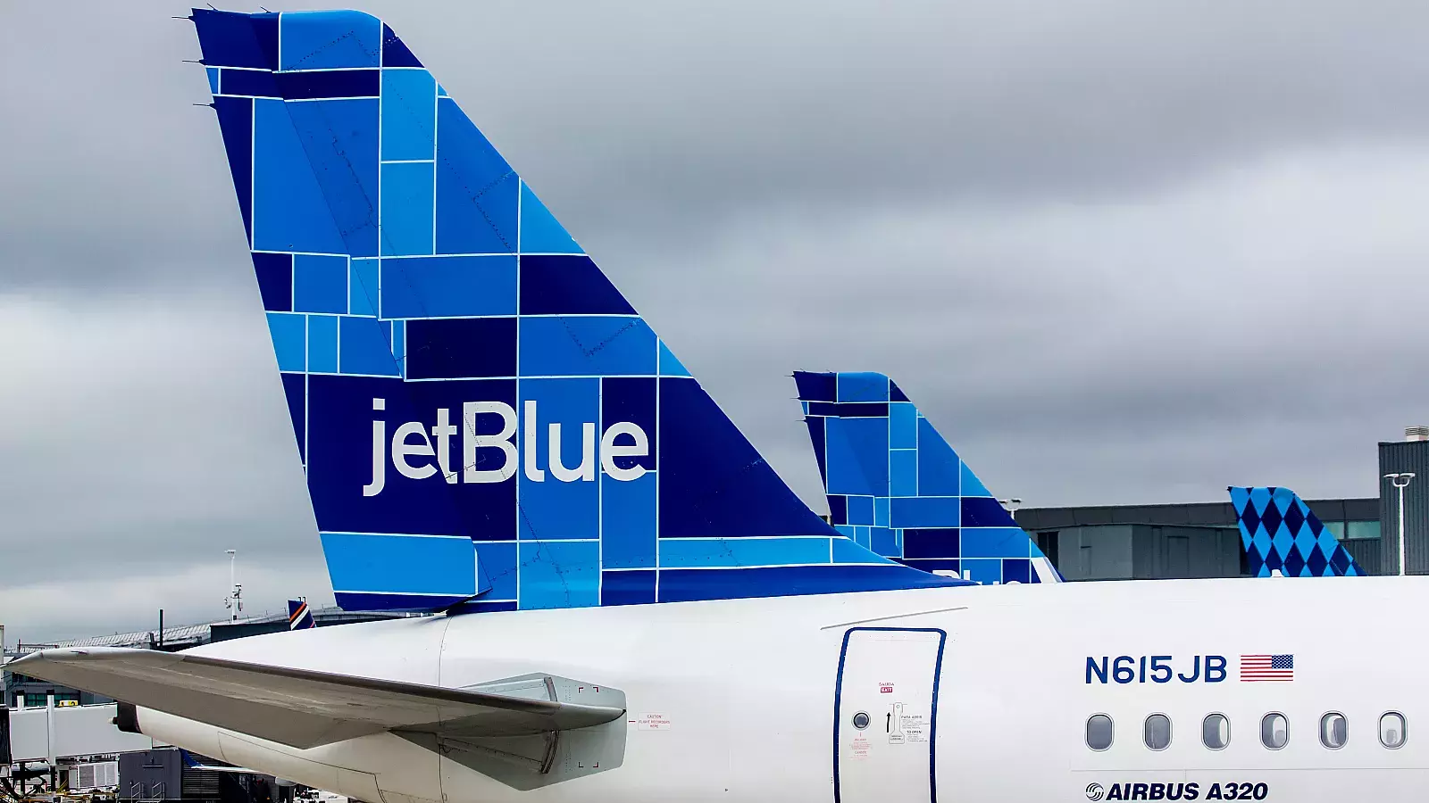 EMERGENCIA: Avión de JetBlue con destino a Puerto Rico choca contra aeronave vacía en el aeropuerto JFK