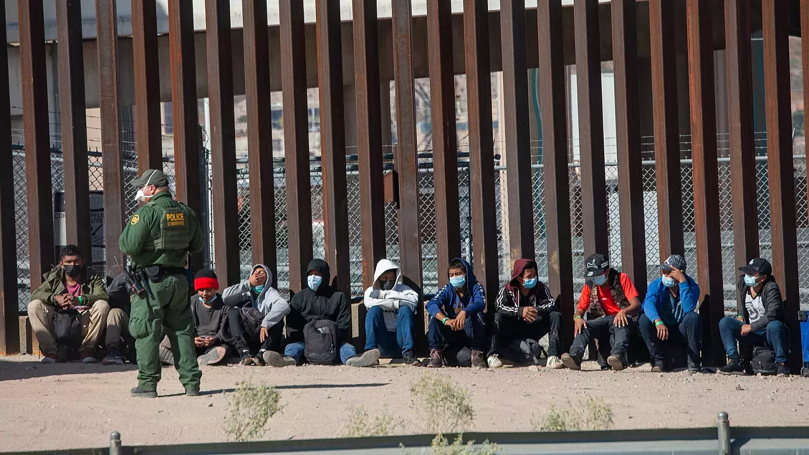 Migrantes detenidos en Frontera México