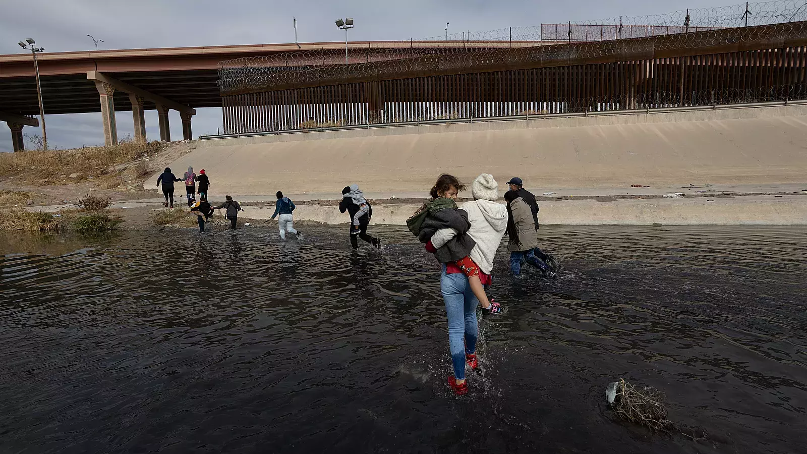 Migrantes centroamericanos en frontera de México y EE. UU.
