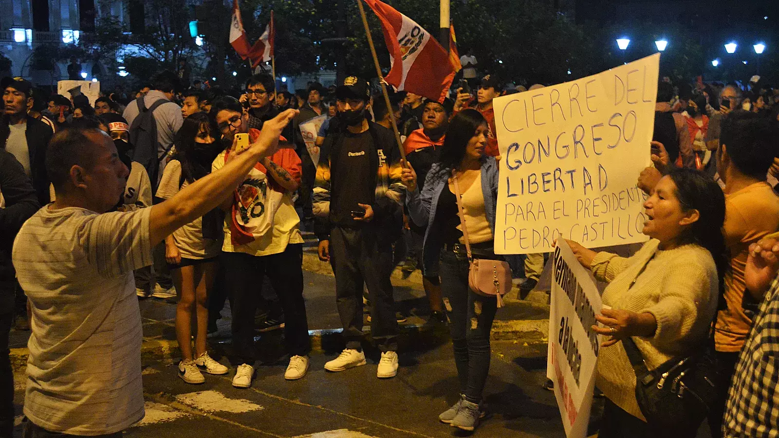 Protestas Perú: Nueva marcha antigubernamental en Lima y enfrentamientos en aeropuerto