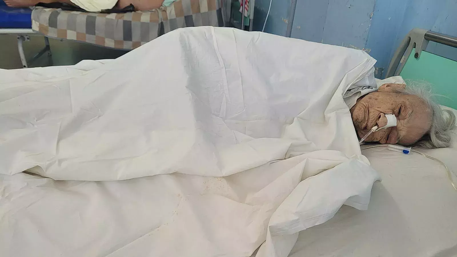 Anciana Carmen Leonides Botana Fernández en el hospital