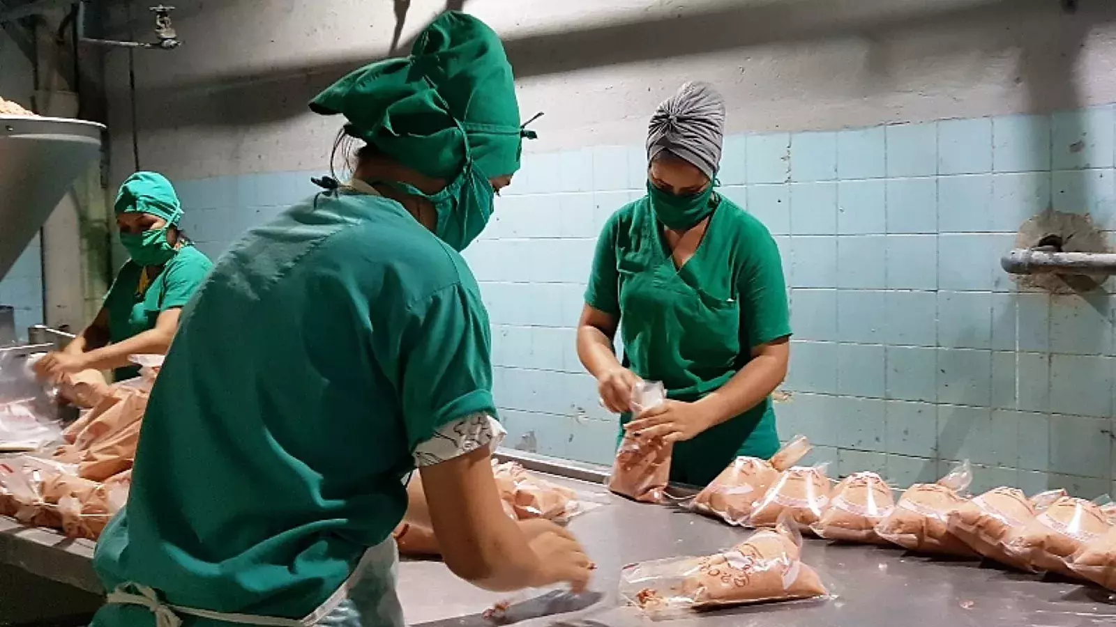 Las tripas son empleadas para la producción de alimentos en Cuba