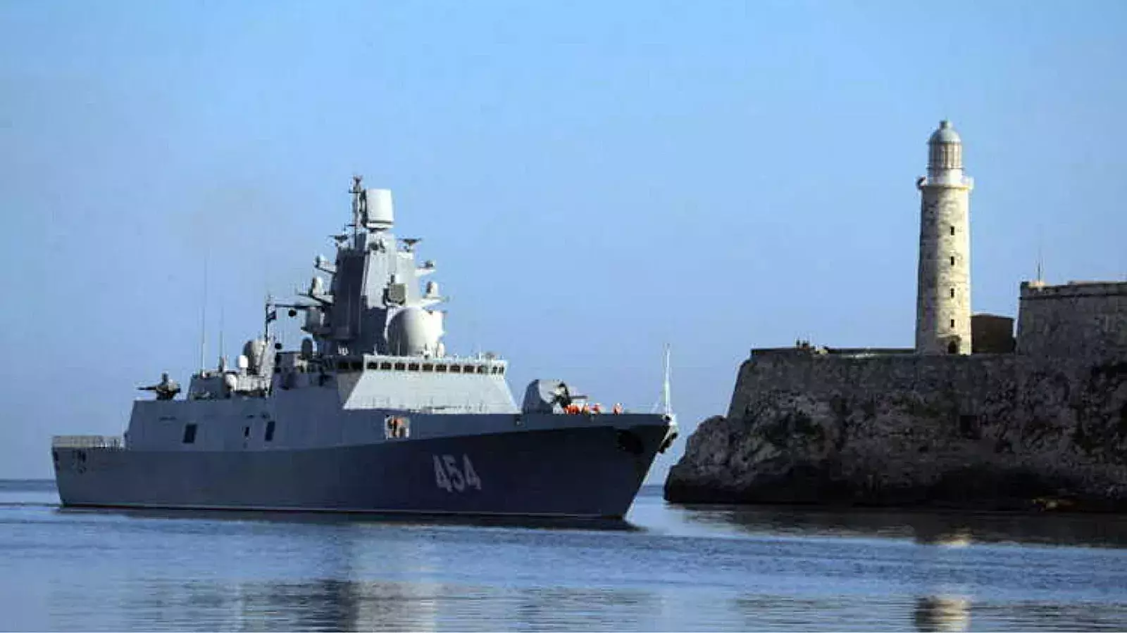Fragata rusa Almirante Gorshkov en la bahía de La Habana, en 2019.