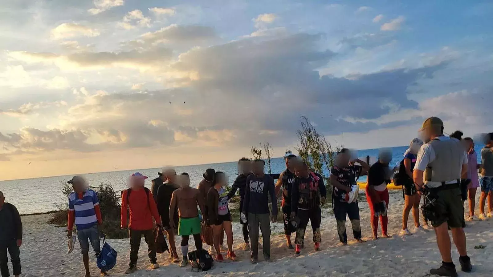 Balseros cubanos detenidos por la Patrulla Fronteriza