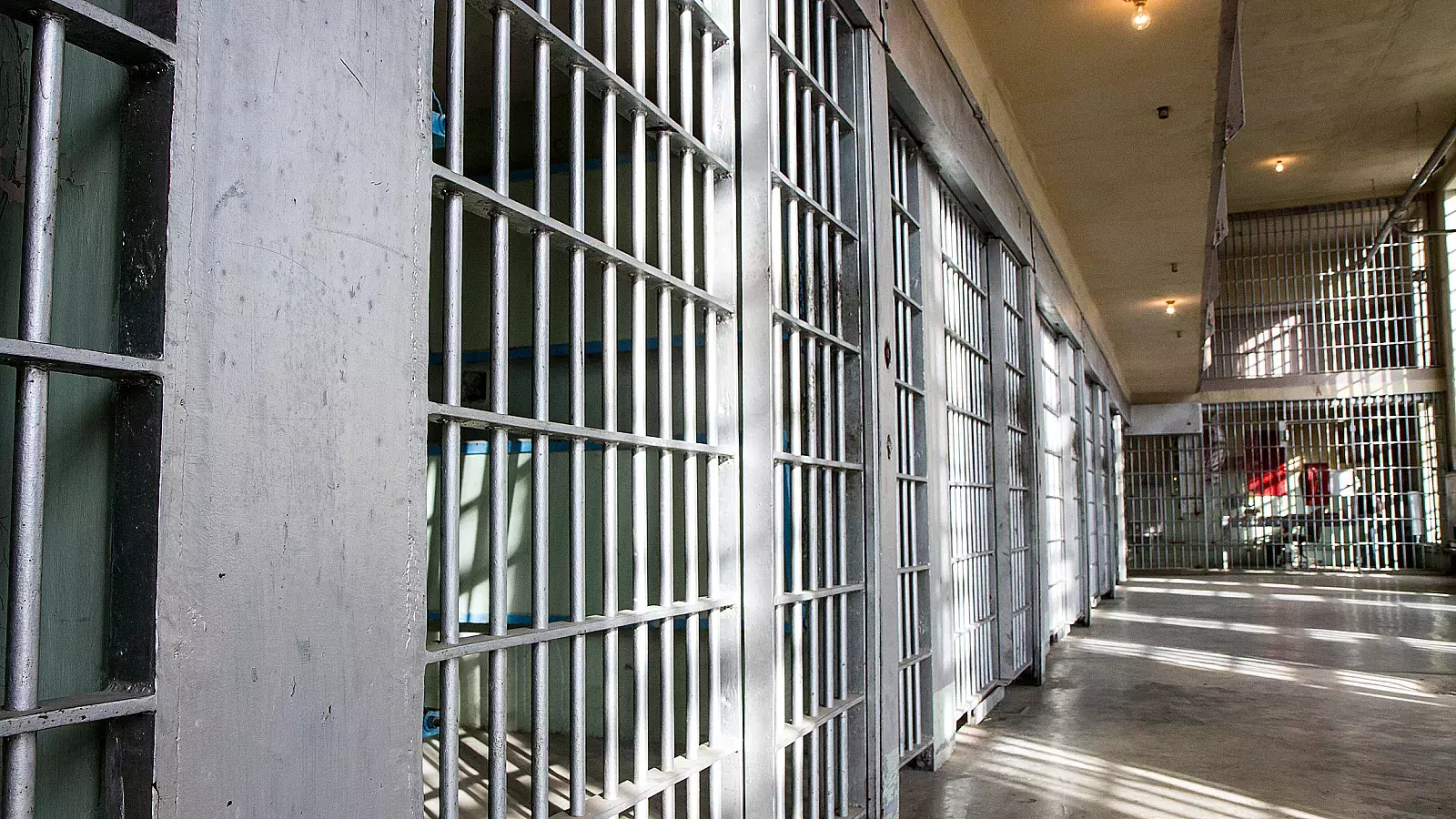 Exoneran a un hombre de 57 años tras pasar casi 35 en una cárcel de Florida
