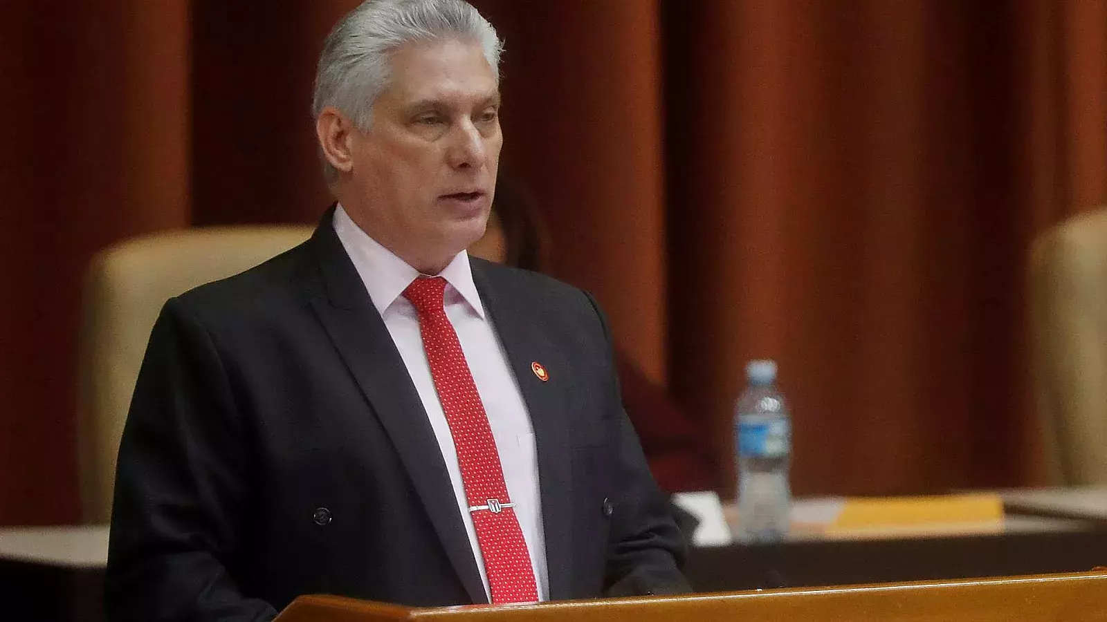 Díaz-Canel dice a cubanos que emigraron, que la patria &quot;los espera de regreso&quot;, pero pone condiciones