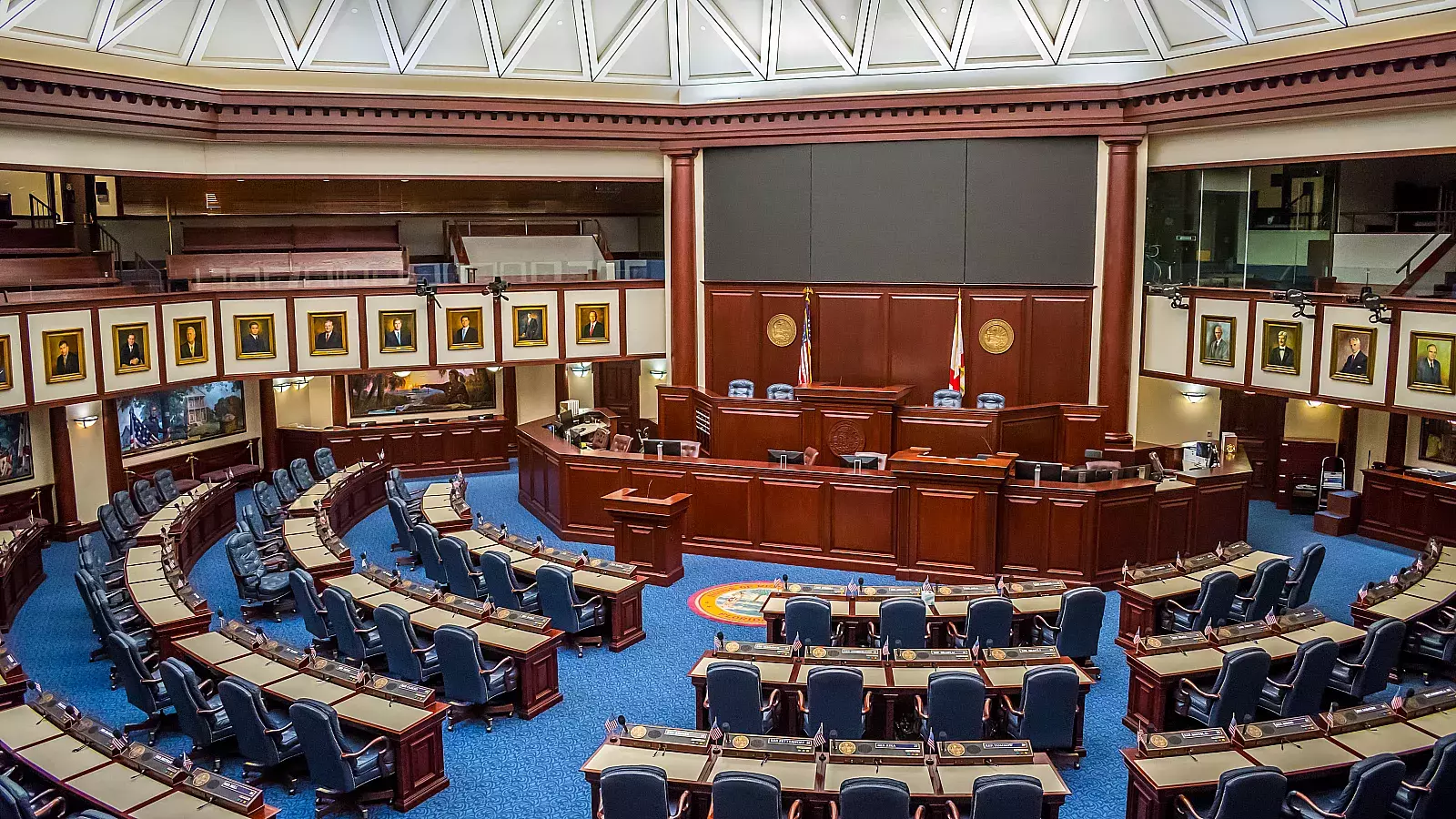 Senado de Florida aprueba limitar aborto a las 6 primeras semanas de embarazo