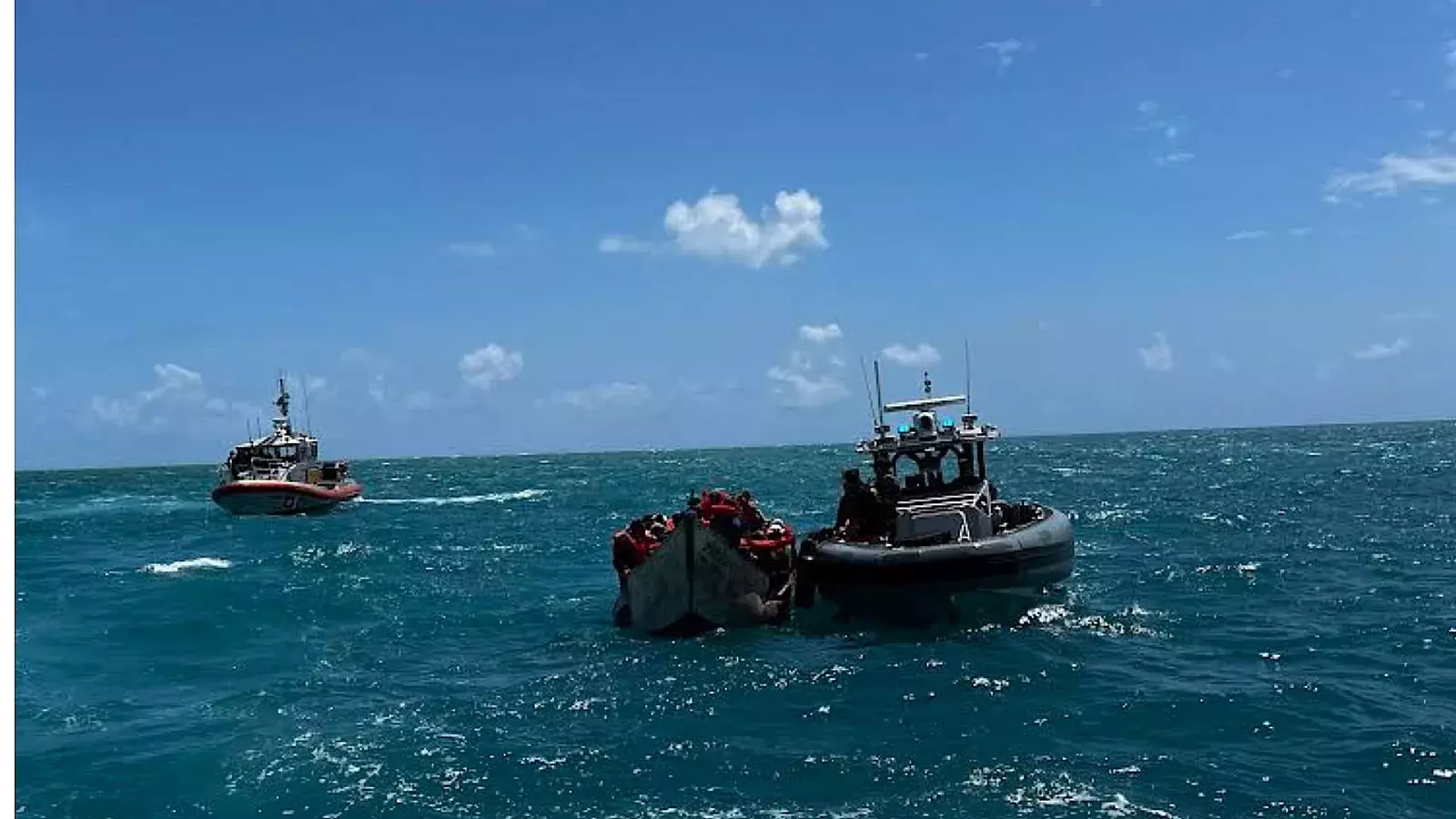 USCG deporta a balseros cubanos