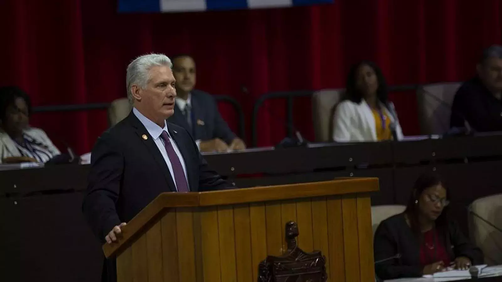 Miguel Díaz-Canel continúa a la cabeza del régimen cubano