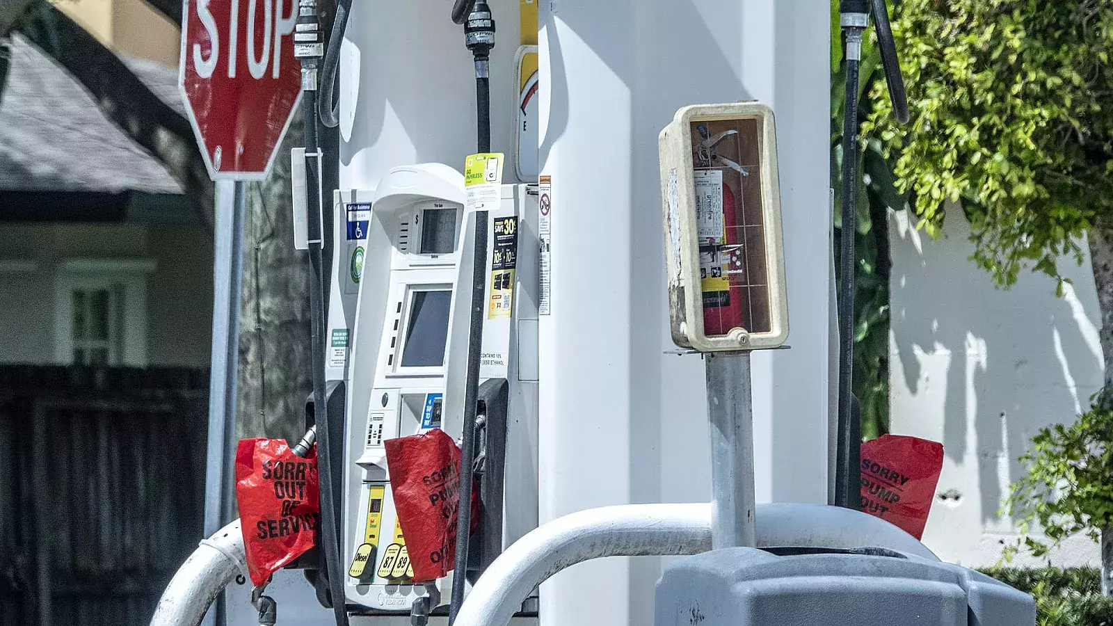 Florida distribuye 500.000 galones de combustible para paliar la escasez