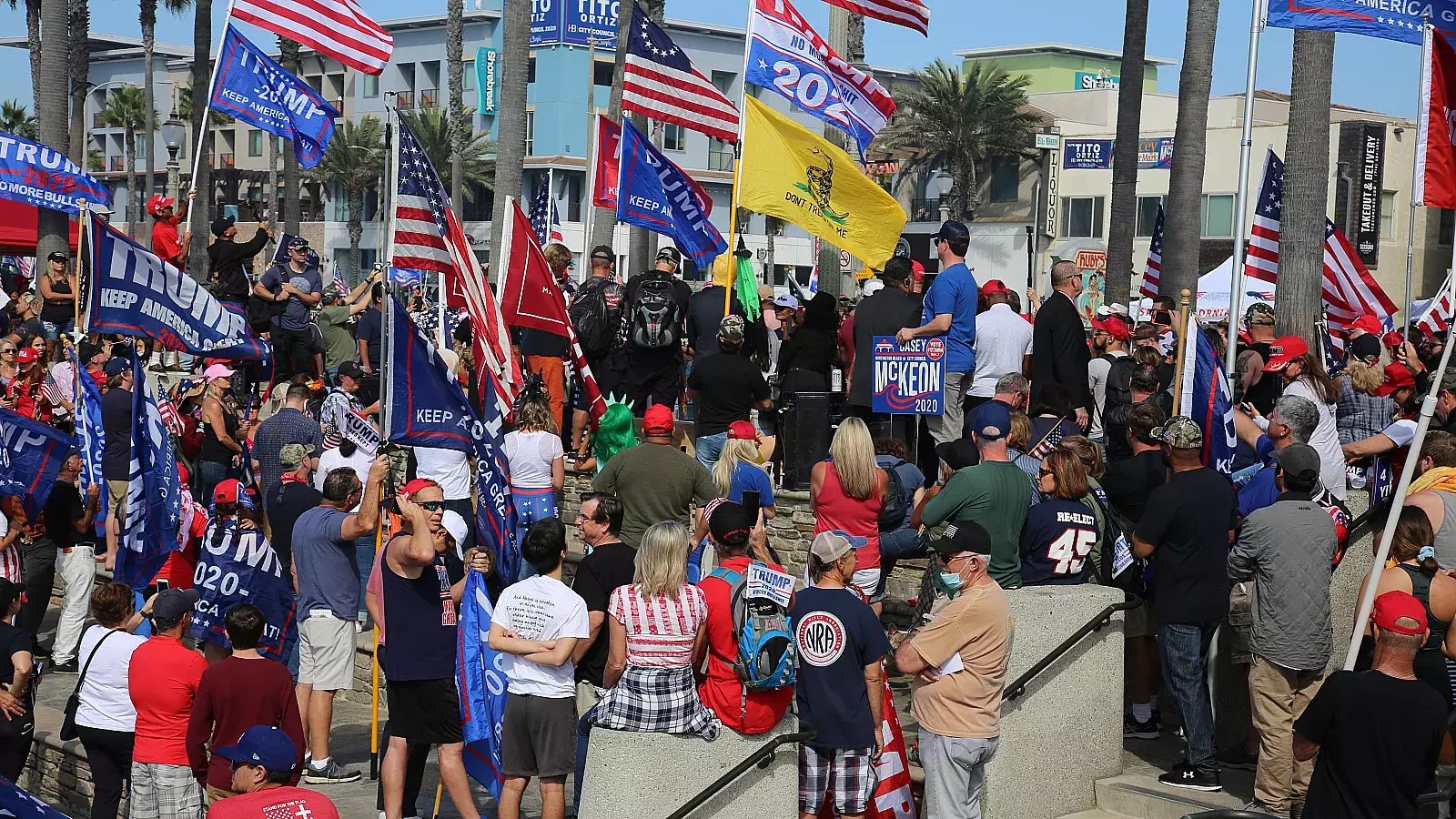 Simpatizantes de Donald Trump se concentran en el sur de Florida para mostrar su apoyo