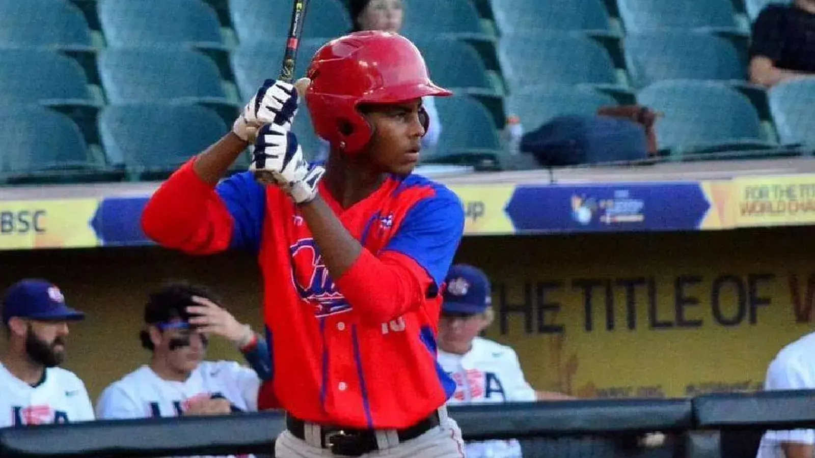 Joven pelotero cubano Roberto Peña sale de Cuba