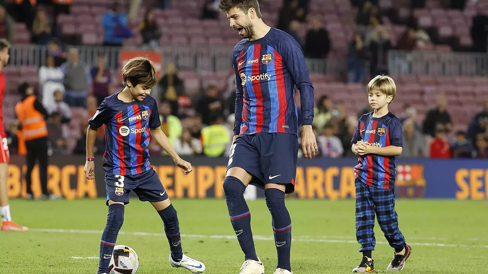 Gerard Piqué recupera a sus hijos y los niños vuelven a Barcelona: ¿Qué pasó Shakira?