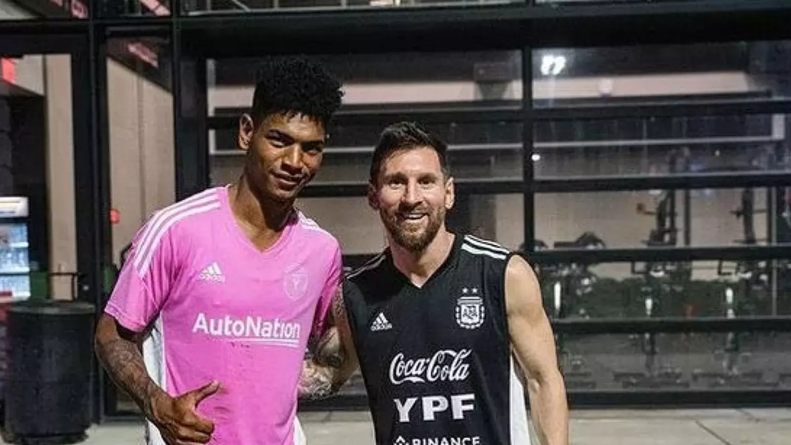 El cubano Méndez y Messi