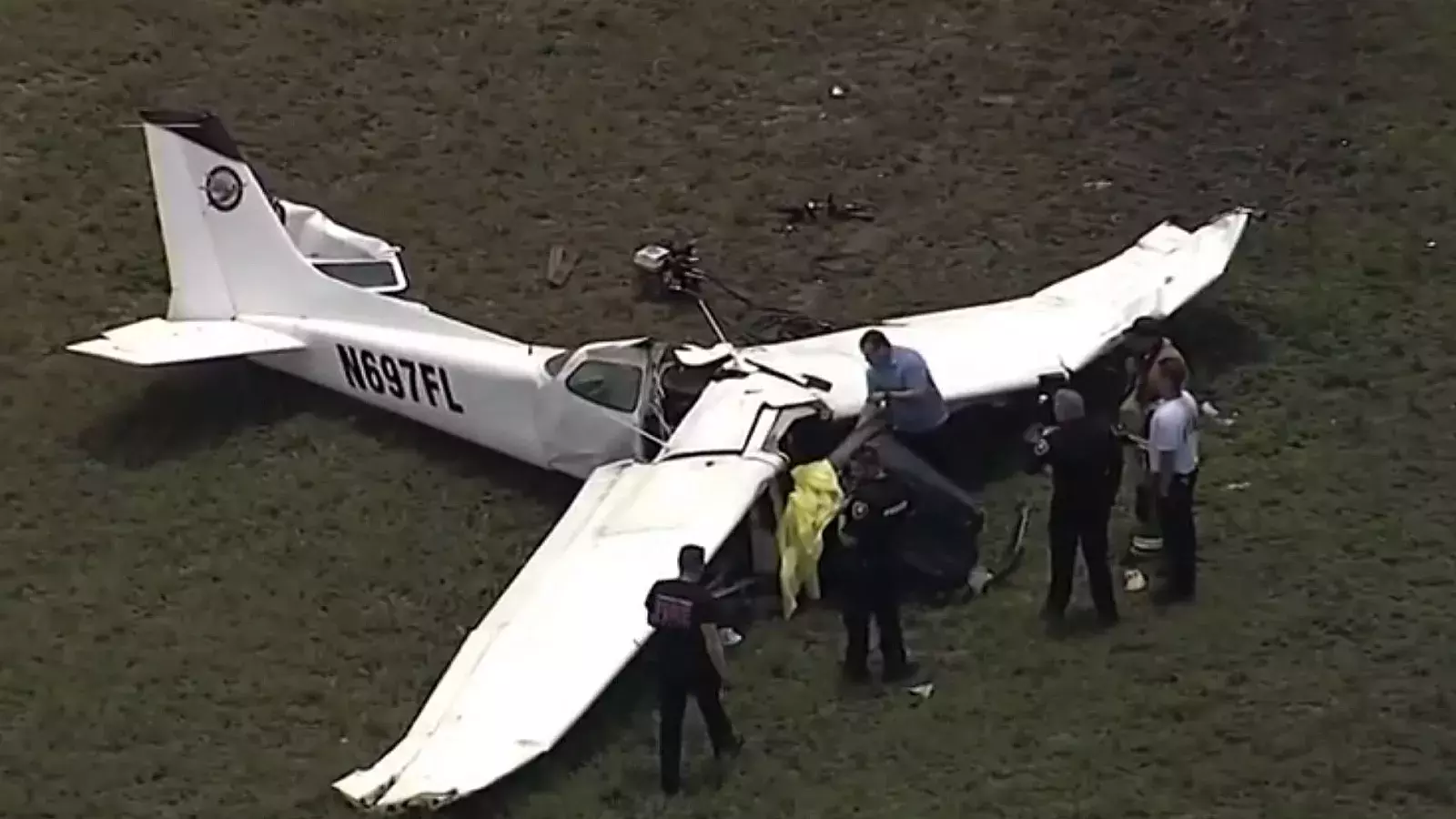 Avioneta se estrella y deja dos personas muertas y otra herida de gravedad