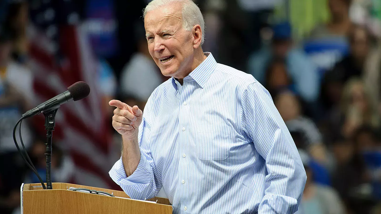 Al grito de "Vete a casa Joe" reciben a Biden durante su visita a Maui