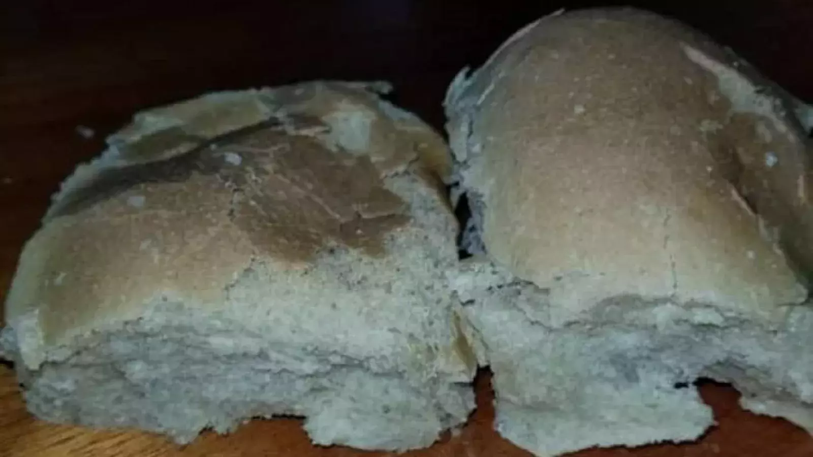 Imagen de pan viejo en Cuba
