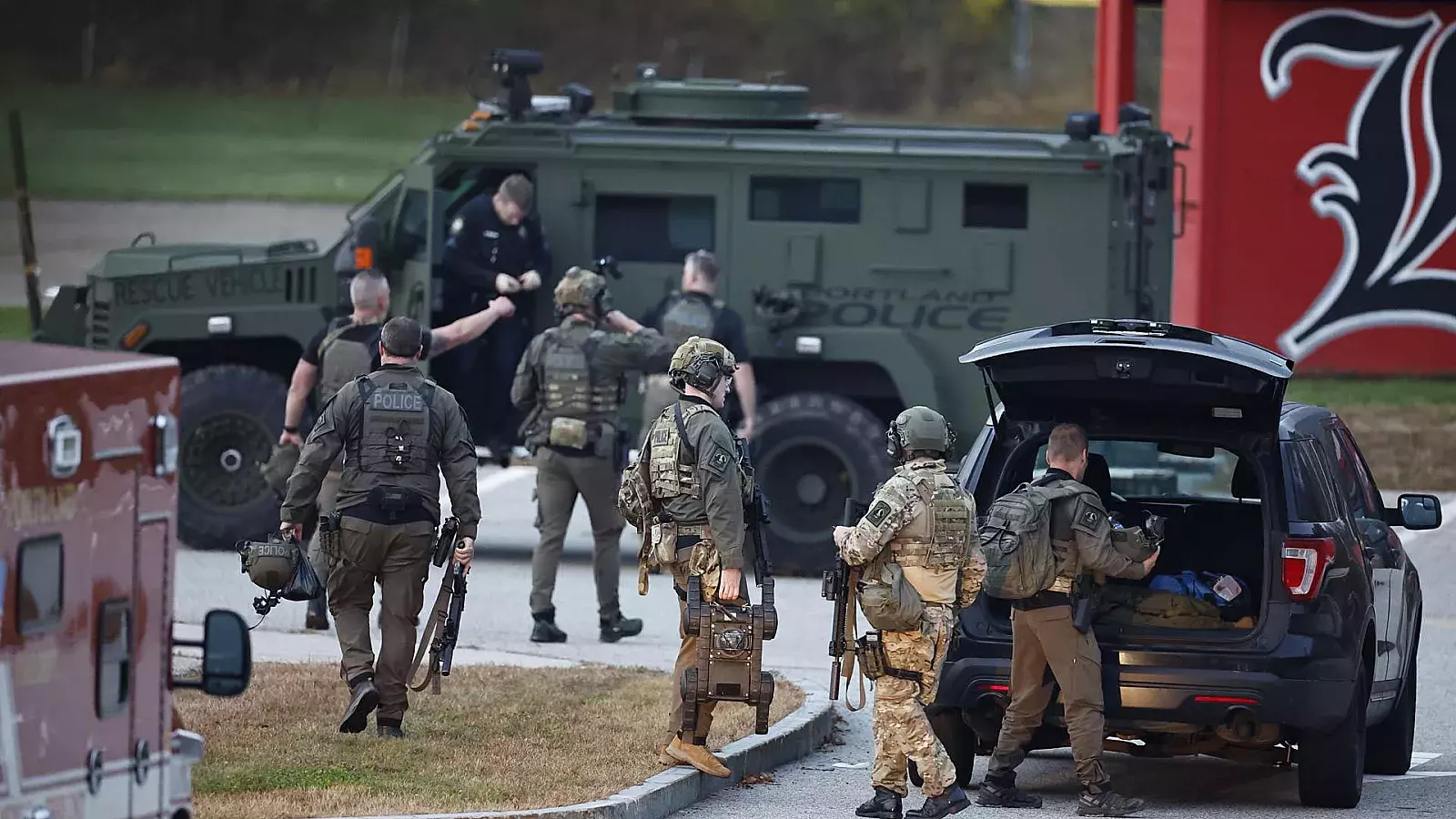 18 muertos deja doble tiroteo en Maine y buscan a militar como principal sospechoso