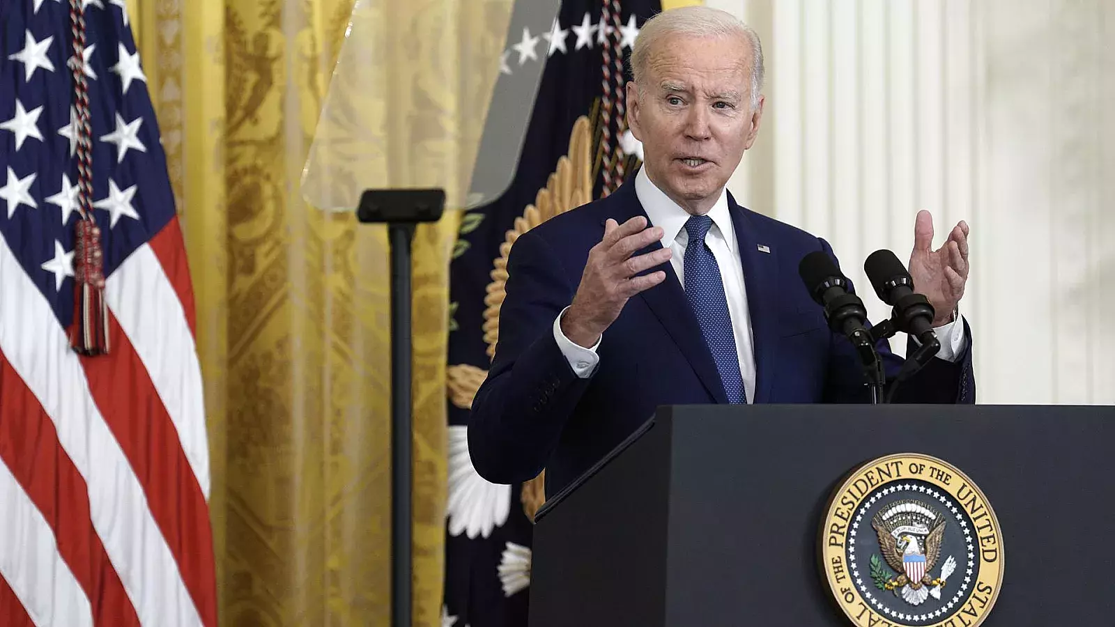 Biden propone reducir la entrada de ilegales a un millón al año a cambio 61 mil millones para Ucrania