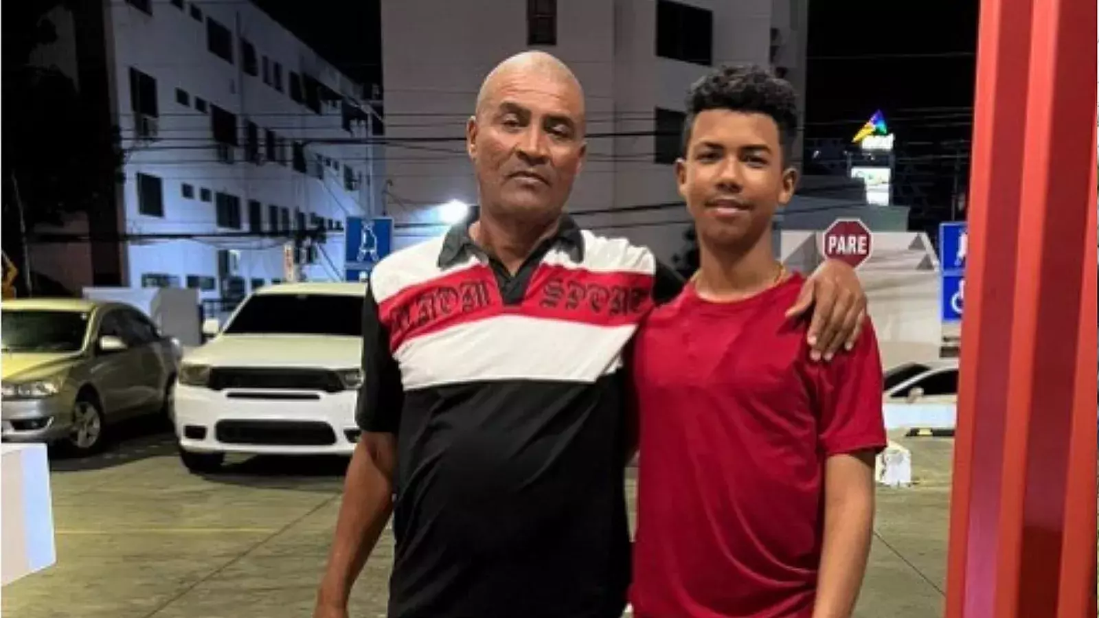 Luis Enrique Gurriel y su hijo de 12 años en Dominicana