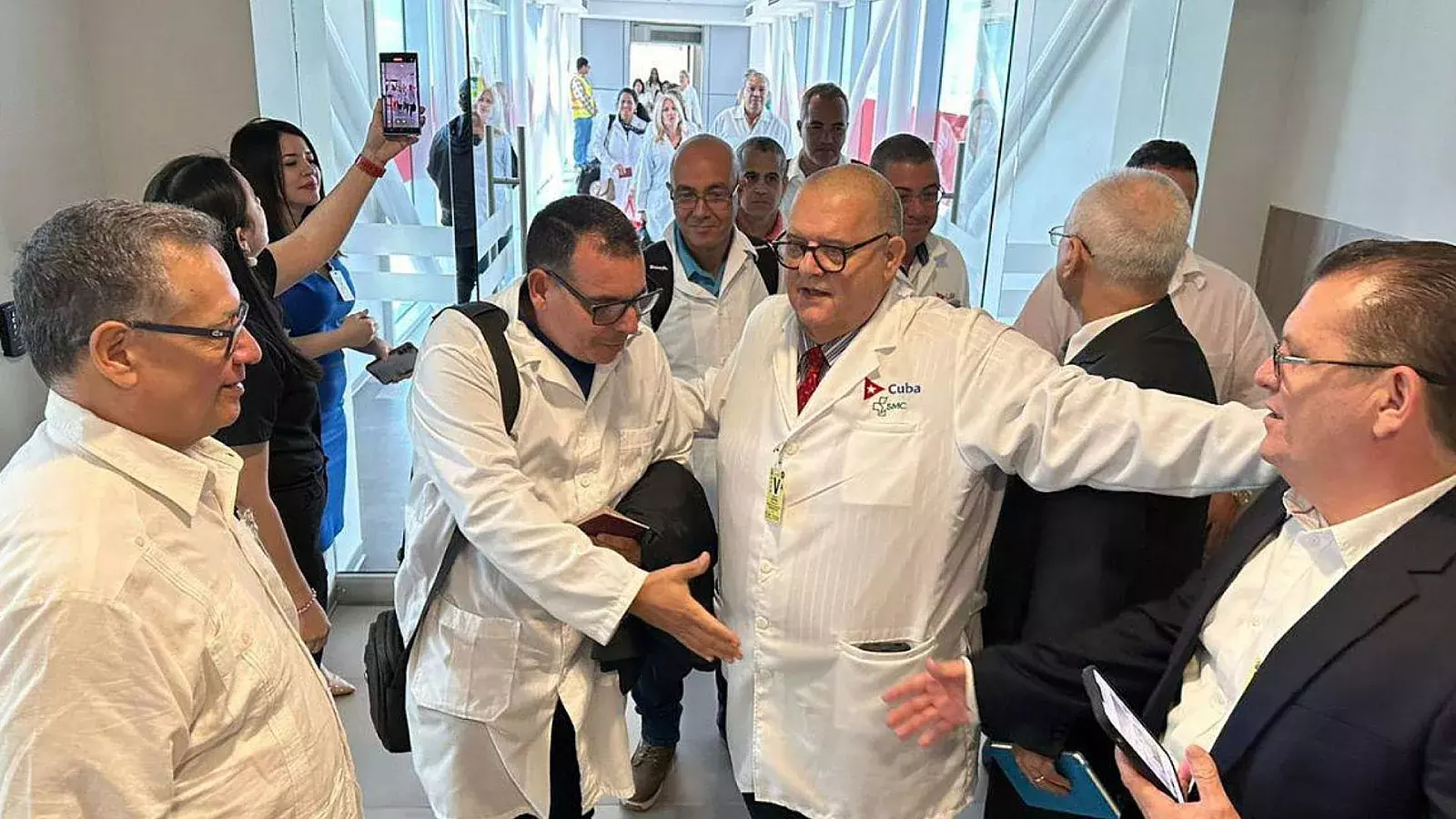 Llegada de médicos cubanos a Honduras