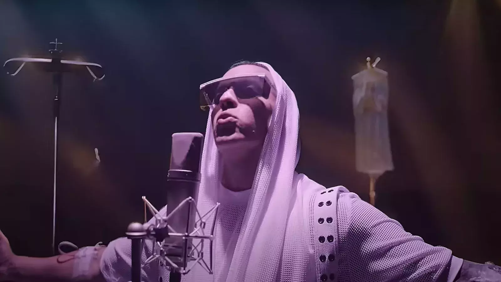 Daddy Yankee estrenó el tema 'Donante de Sangre' este Viernes Santo en homenaje a Jesucristo