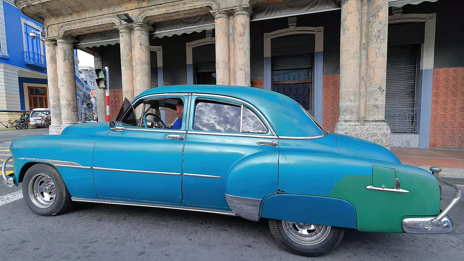 Almendrones en La Habana