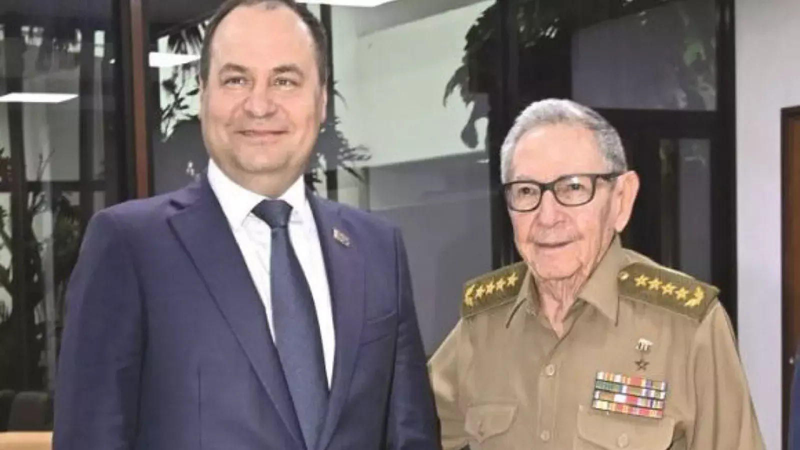 Raúl Castro sostuvo un encuentro con el Primer Ministro de Belarús, Román Golóvchenko