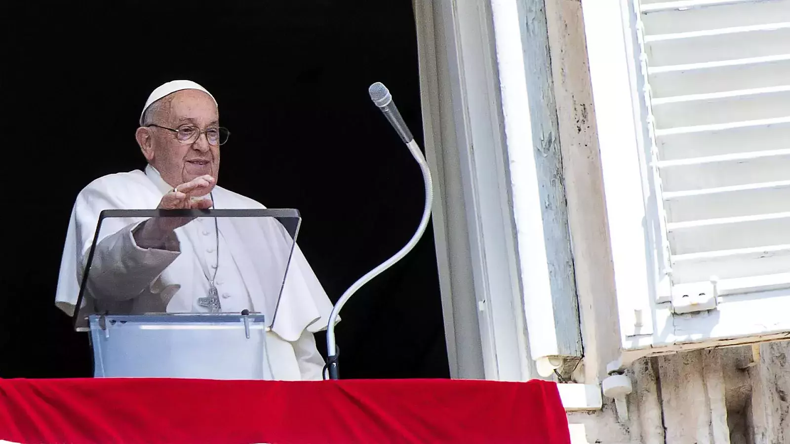 Edmundo González Urrutia, líder de la oposición venezolana, agradece al papa Francisco sus oraciones por el país