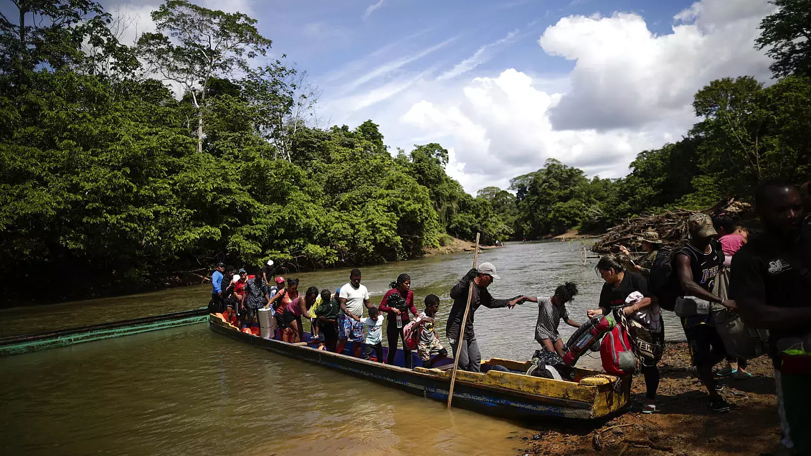 Más de 244 mil migrantes cruzaron el Darién en lo que va de año, un 31 % menos que en 2023