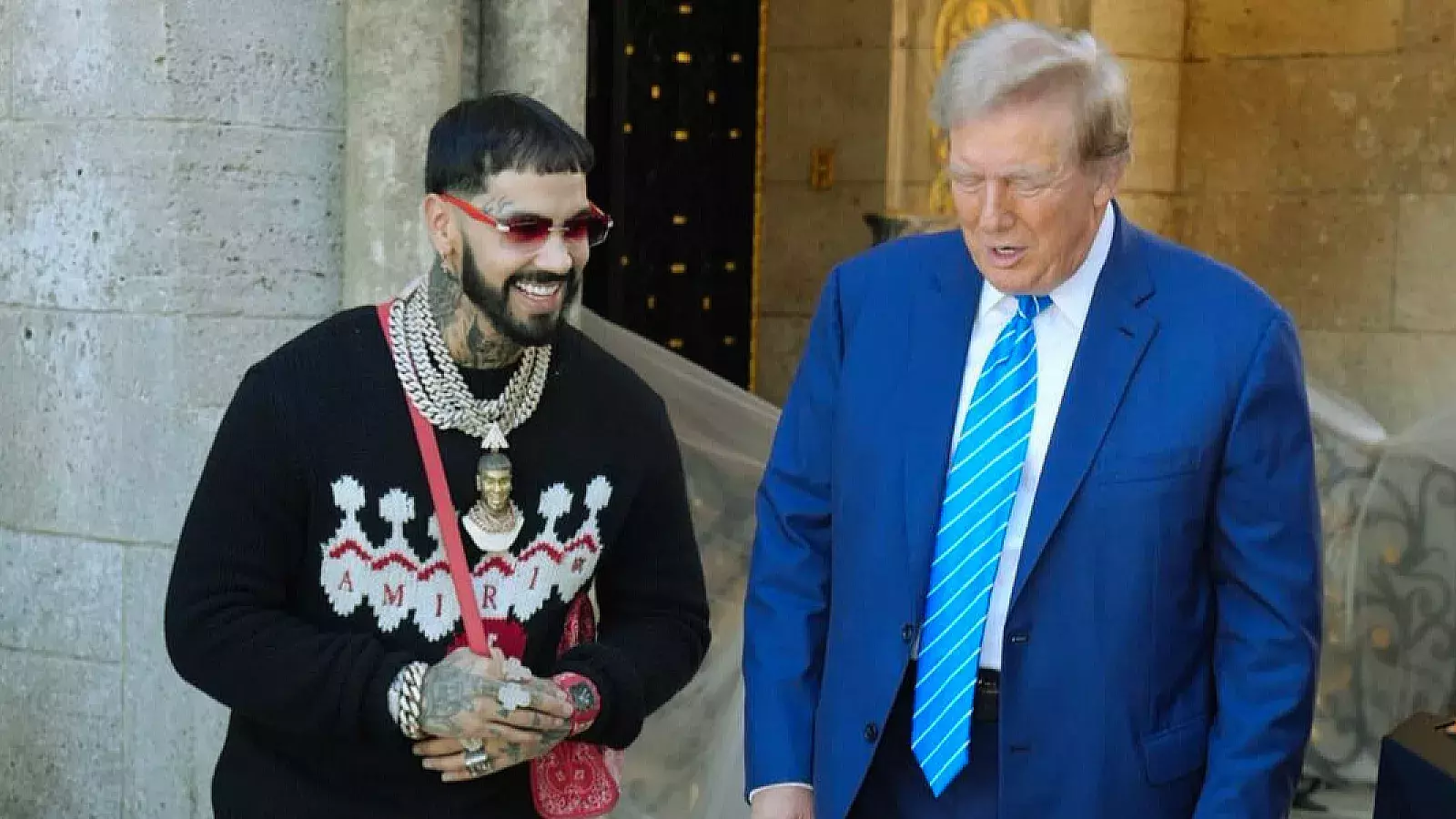 El reguetonero Anuel AA visita a Trump en su casa y llama de nuevo a votar por él