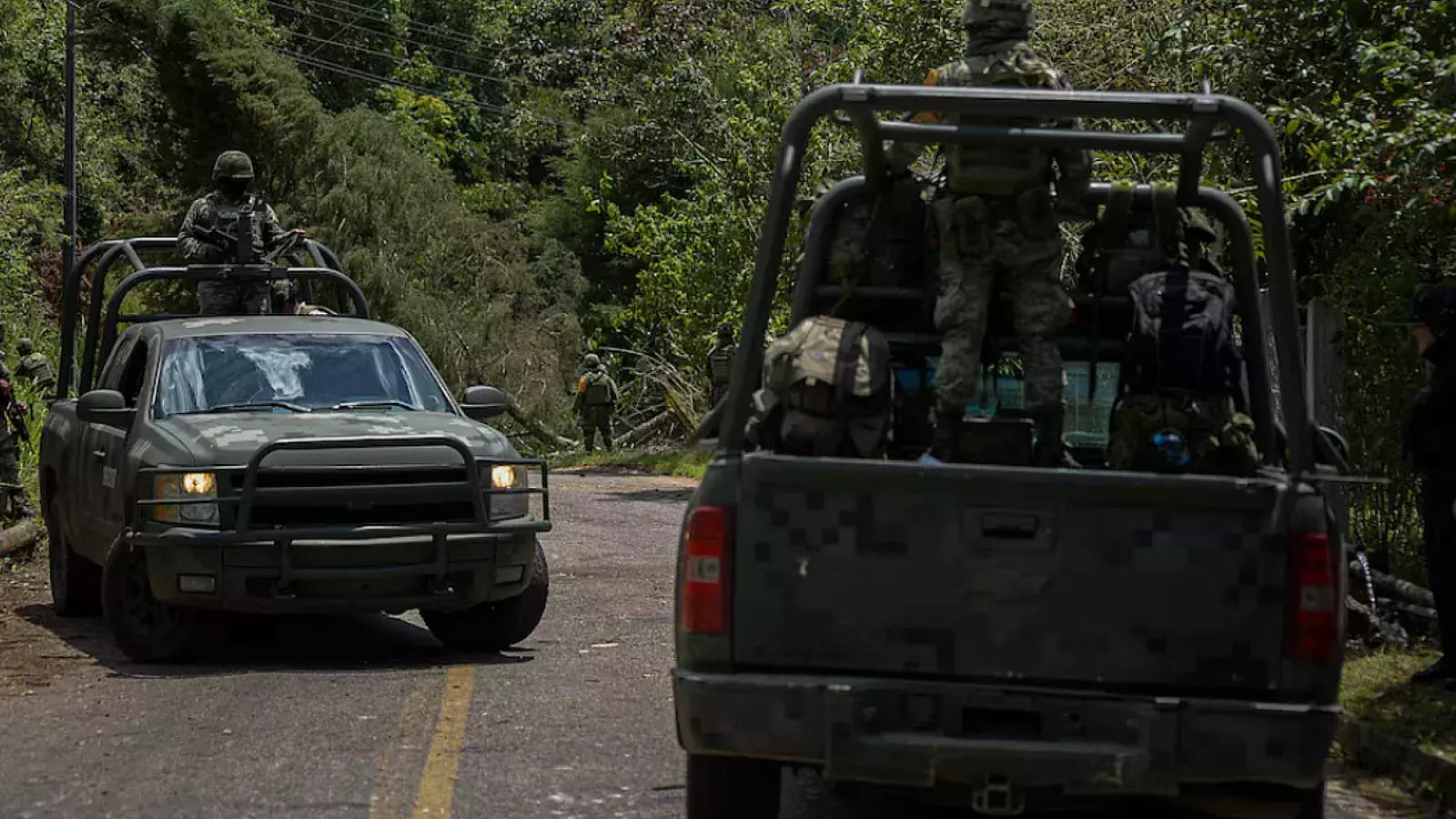 Ejército Mexicano resguardando carreteras. Foto de archivo