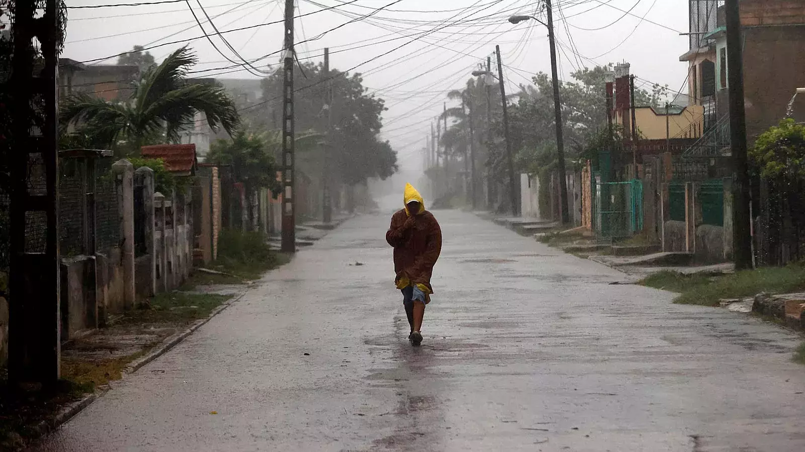 Huracán Rafael deja el occidente de Cuba apagado y con &quot;severas afectaciones&quot;