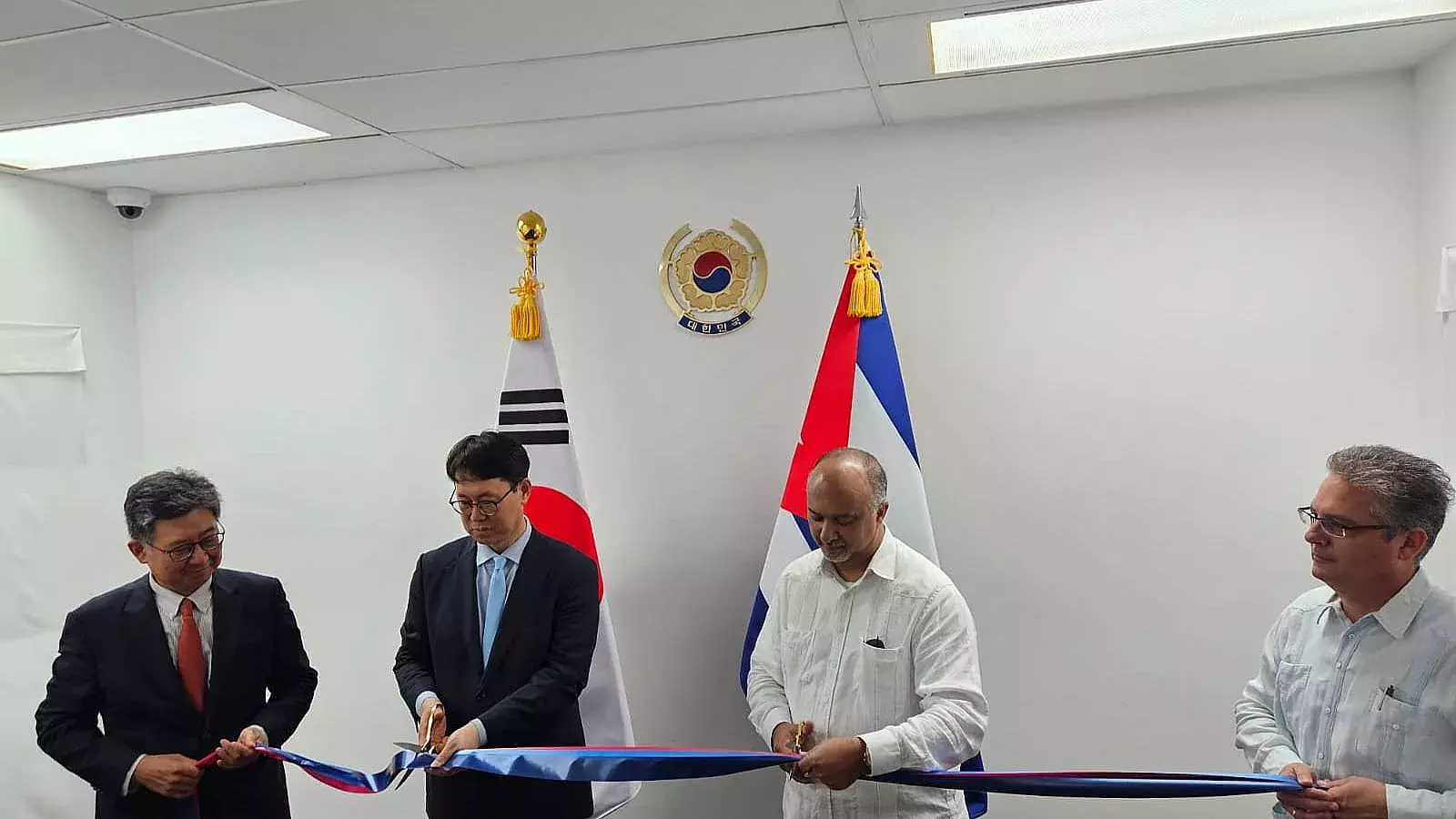 Ceremonia de apertura de la embajada de Corea del Sur en Cuba