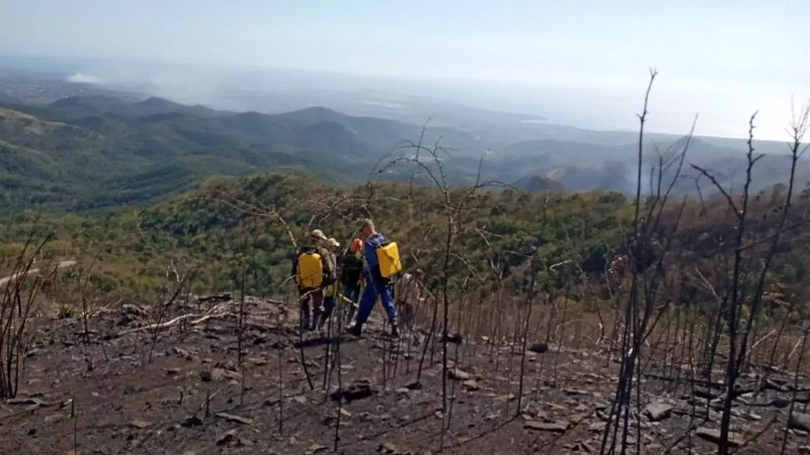 Incendio forestal en el área protegida de Topes de Collantes