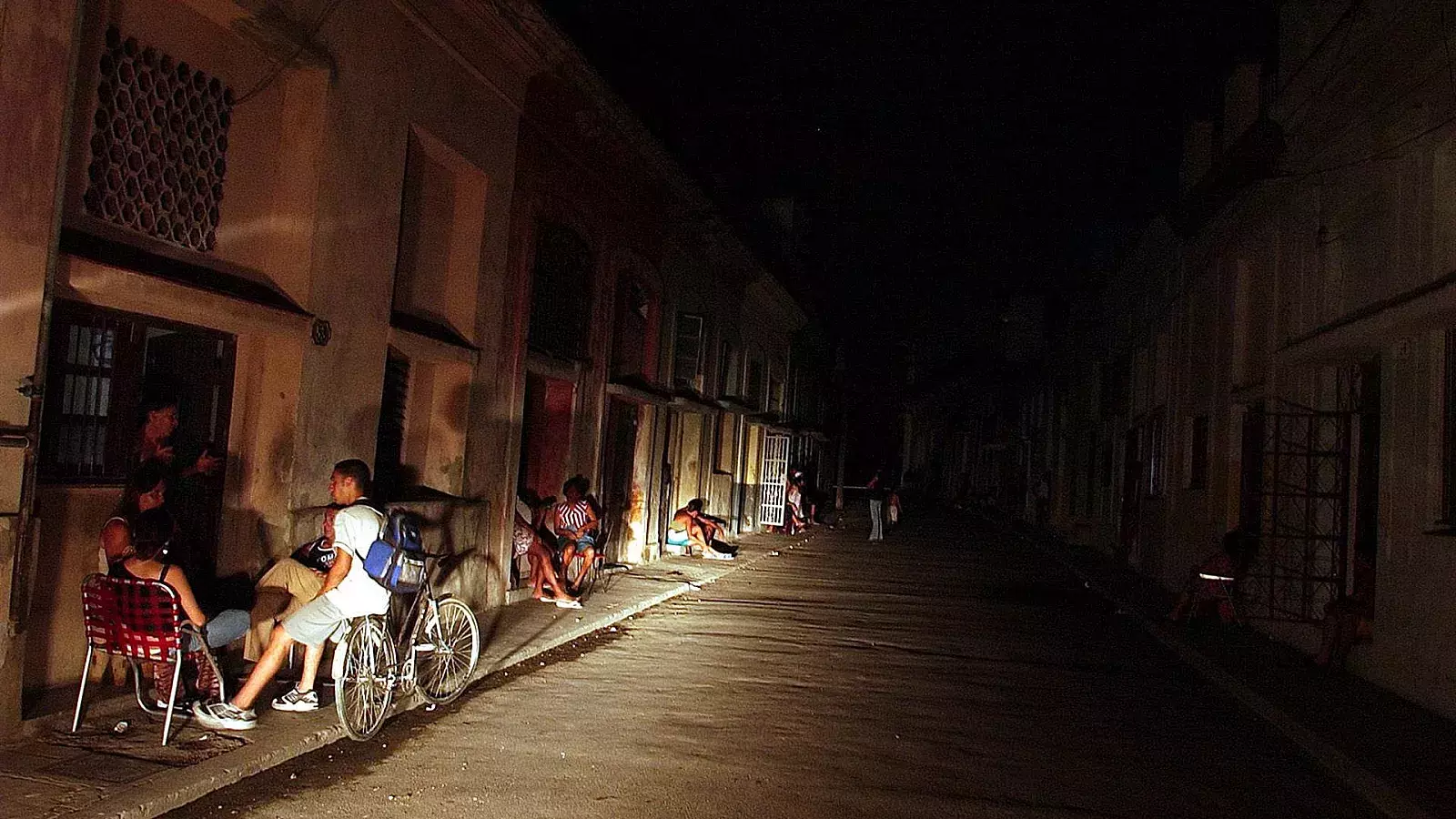 Se acerca el verano en Cuba y continúan los apagones