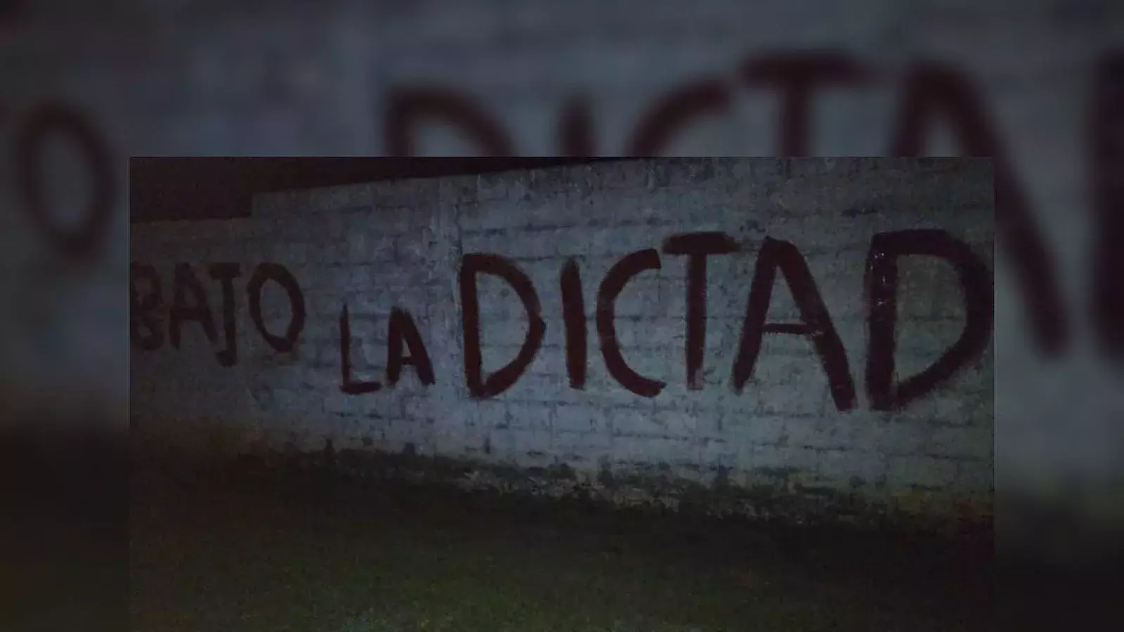 Cartel contestatario en Cuba