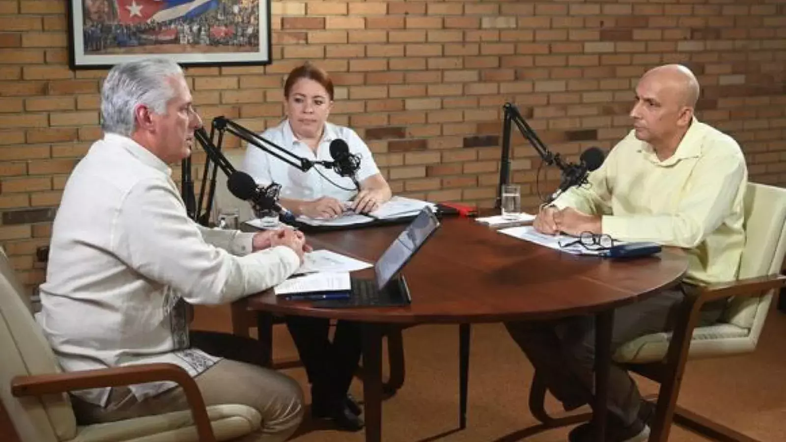 Díaz-Canel y otros funcionarios del régimen cubano