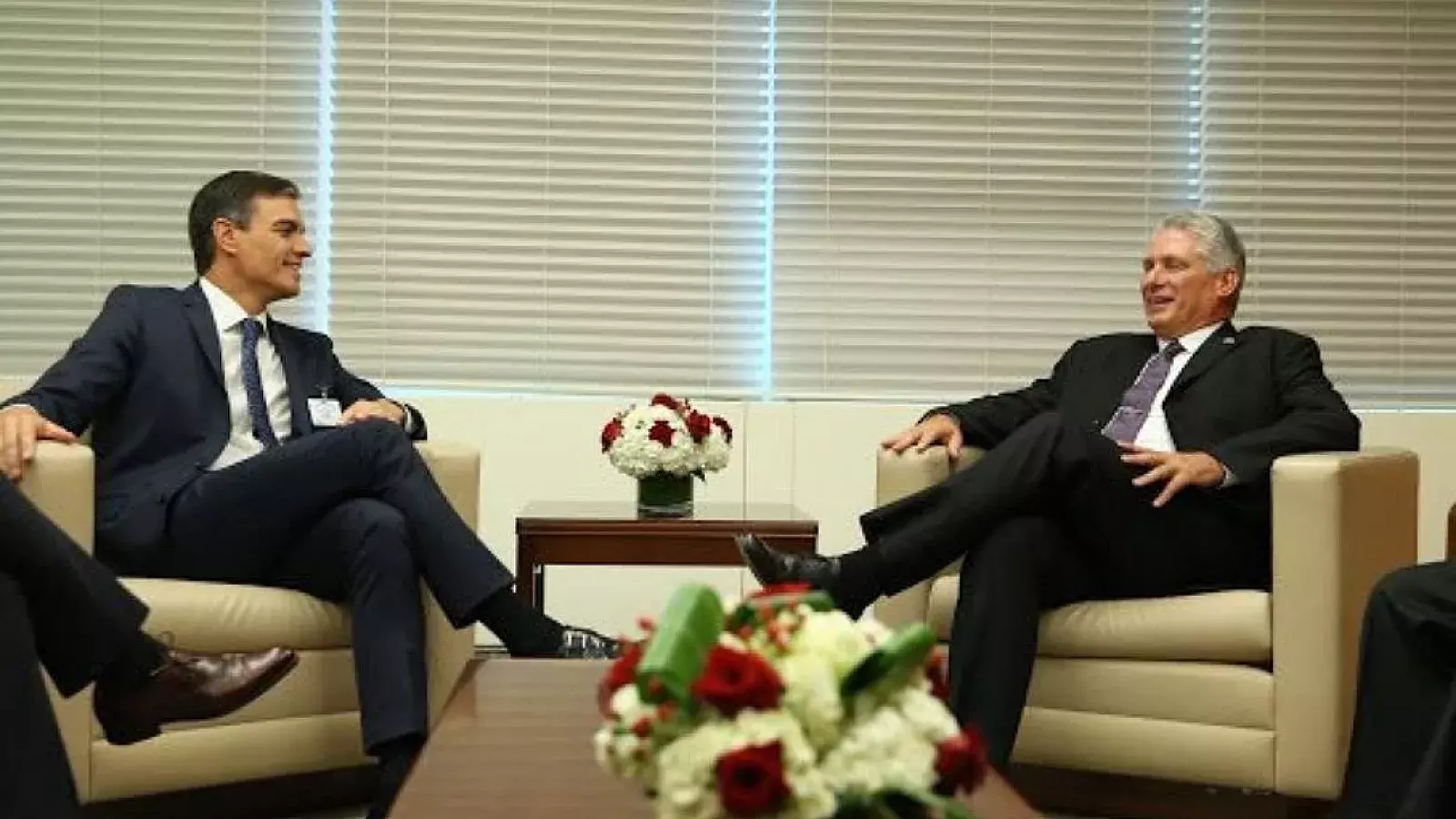 Pedro Sánchez junto a Miguel Díaz-Canel en 2018