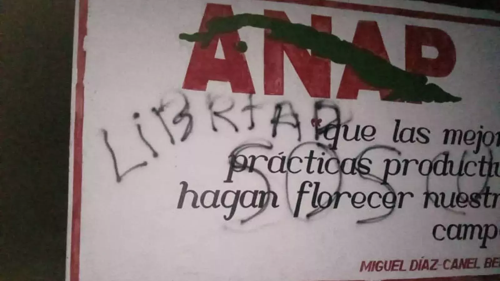 Carteles contra el régimen en San Antonio de los Baños, Artemisa.