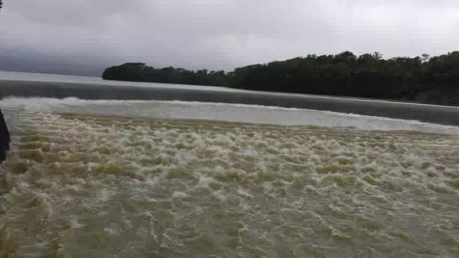 Inundaciones en Yara, Granma, dejan más de 100 evacuados
