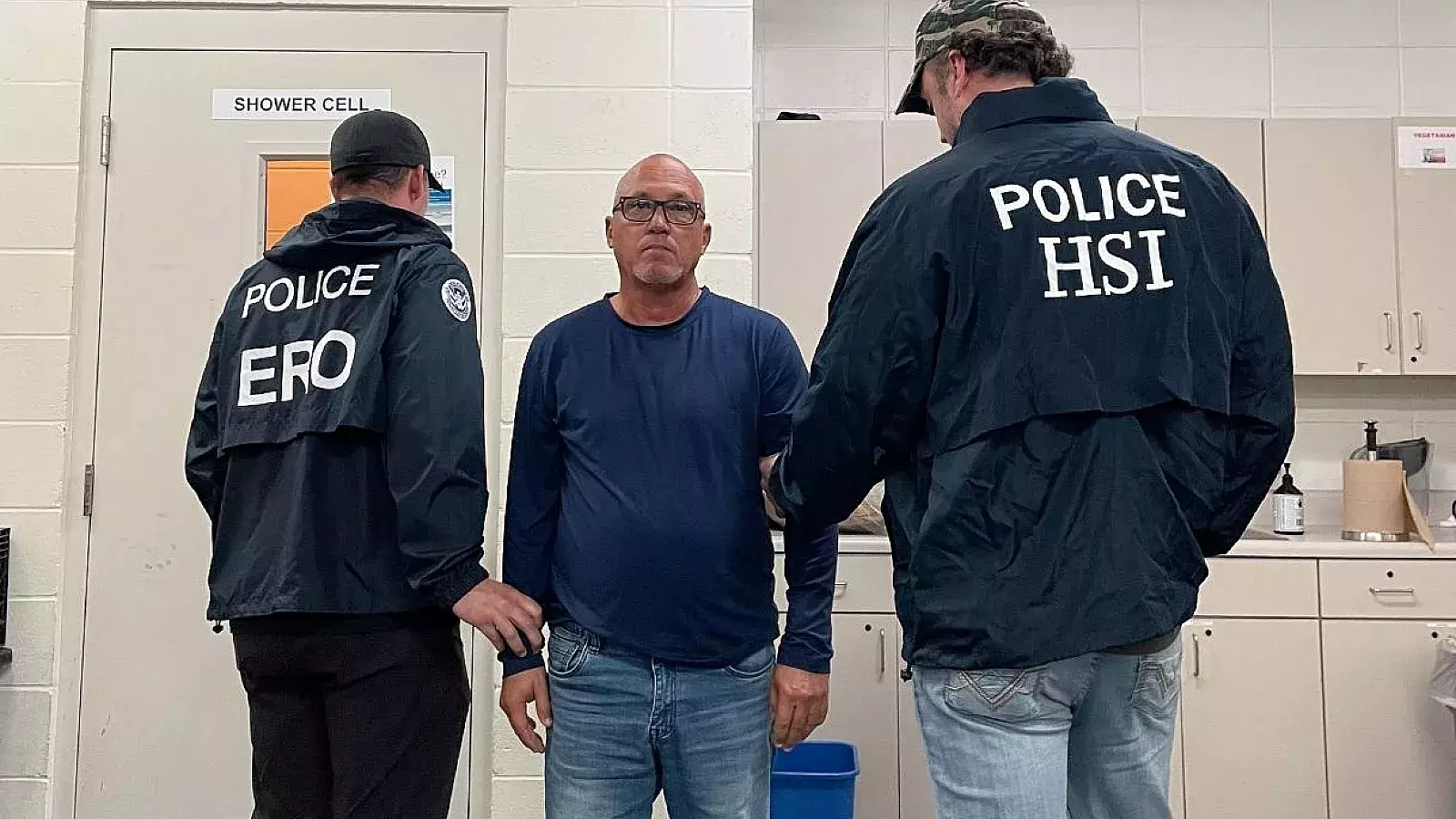 Otro represor cubano deportado a la isla.