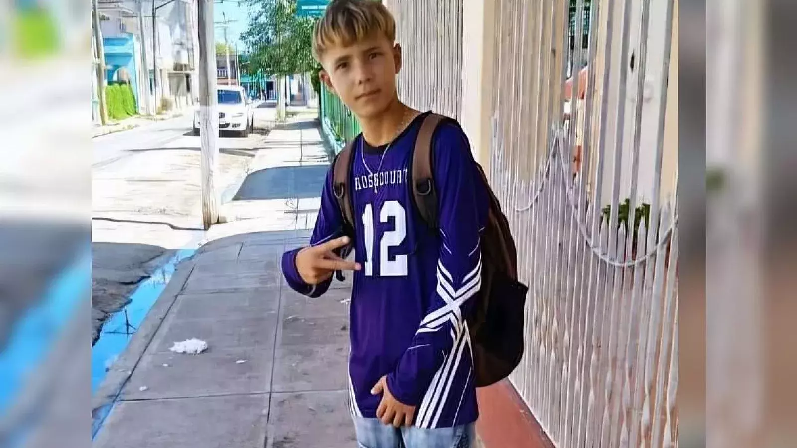 Adolescente de 16 años Jonathan Muir