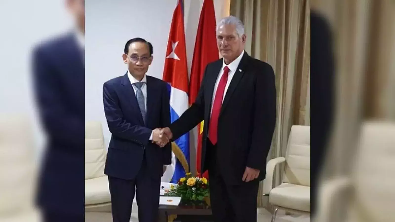 Encuentro con el canciller vietnamita Le Hoai Trung